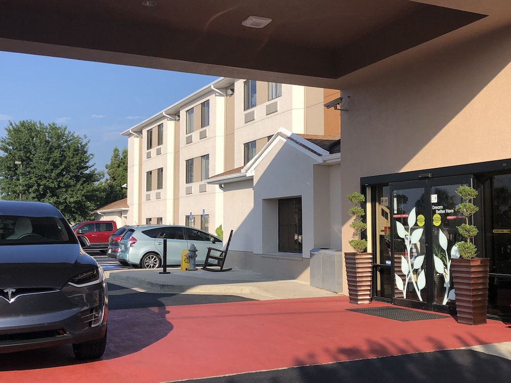 Days Inn by Wyndham McDonough - photo 95