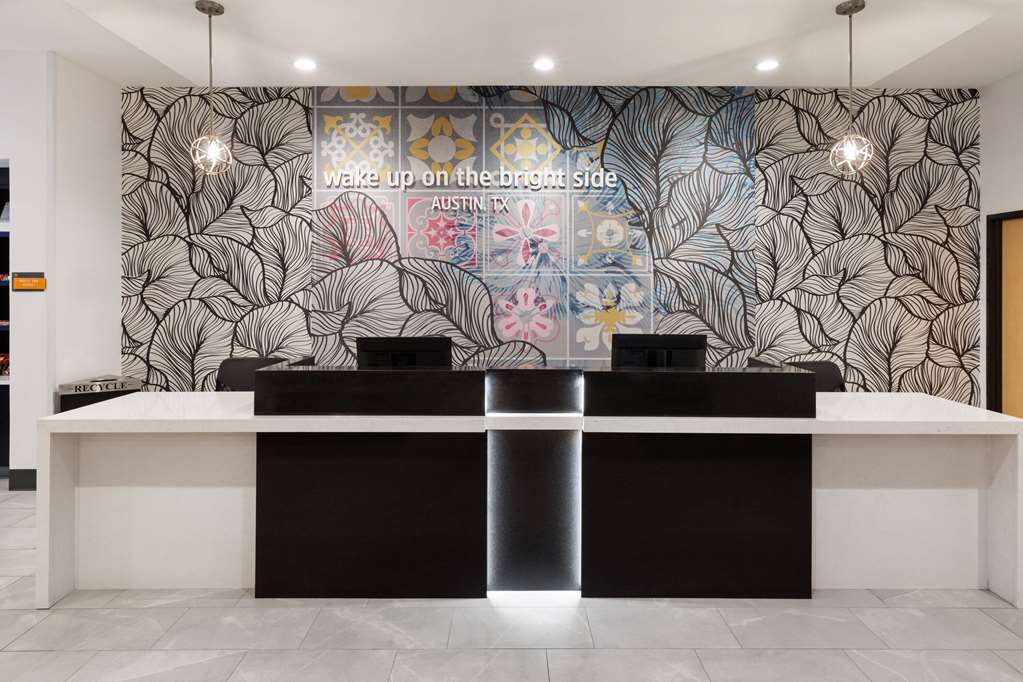 La Quinta Inn & Suites by Wyndham Austin Parmer Tech Ridge - photo 4