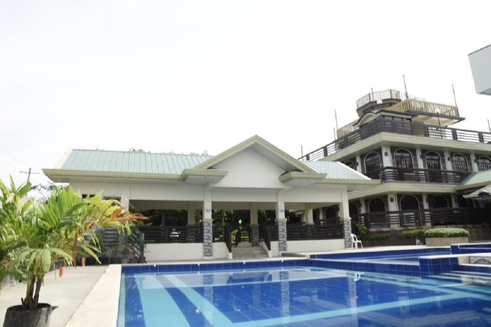 Villa Esmeralda Bryan S Resort Hotel And Restaurant — Palayan City