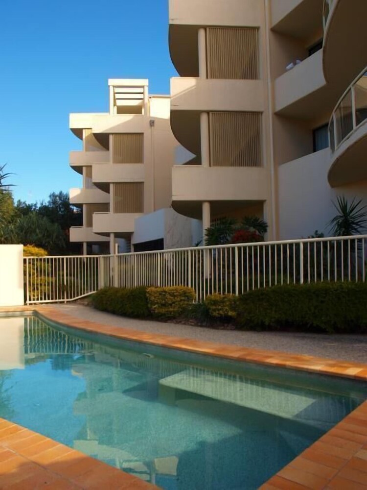 Costa Bella Apartments — 4-Star Luxury Hotel in Sunrise Beach, Australia