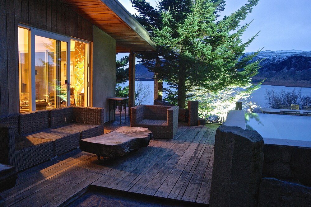 Aslundur Lakefront Villa — Selfoss — photo 5