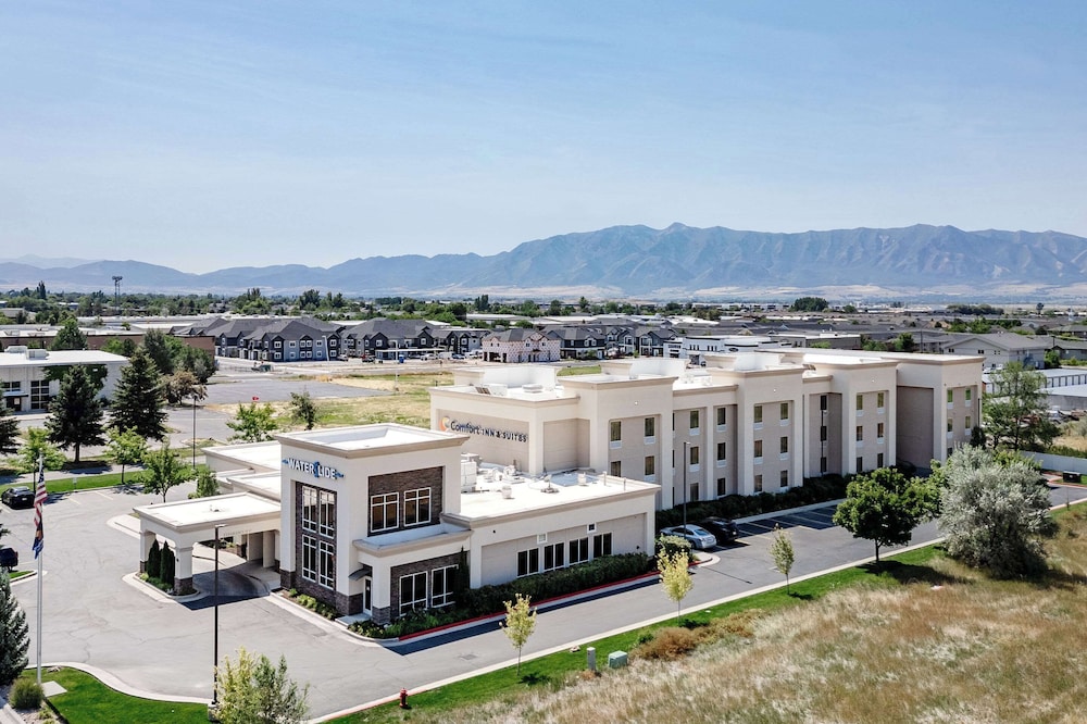 Comfort Inn & Suites Logan Near University - carbon neutral hotel in Logan