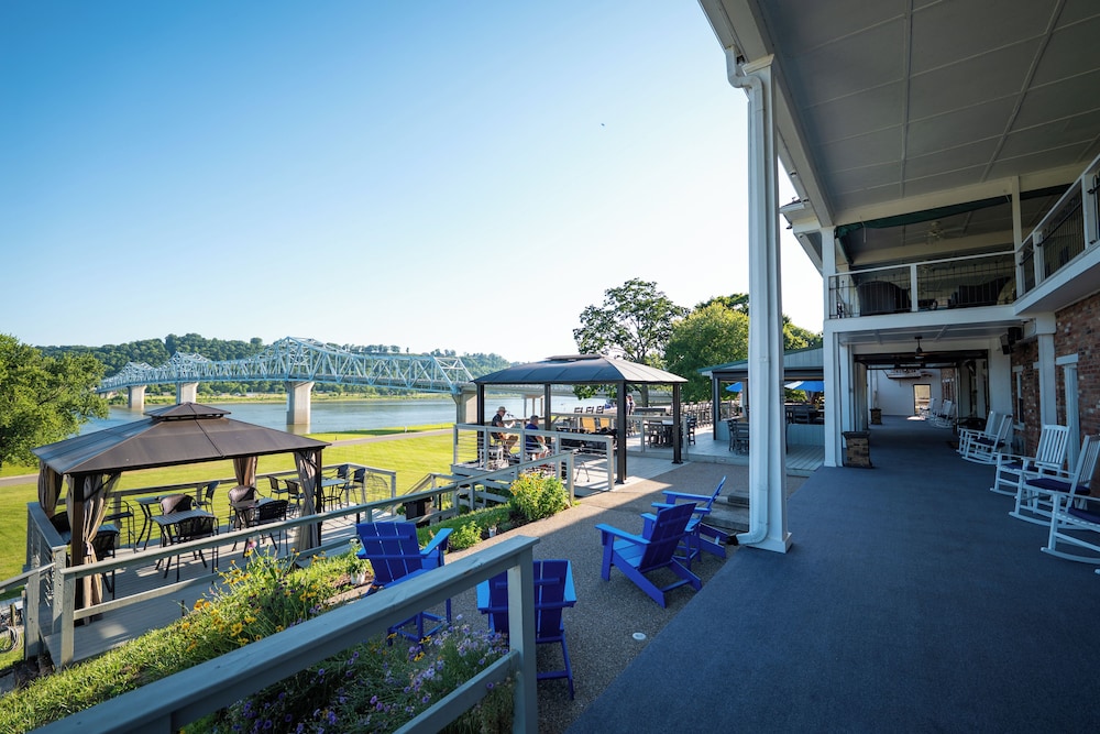 Riverboat Inn and Suites - photo 41