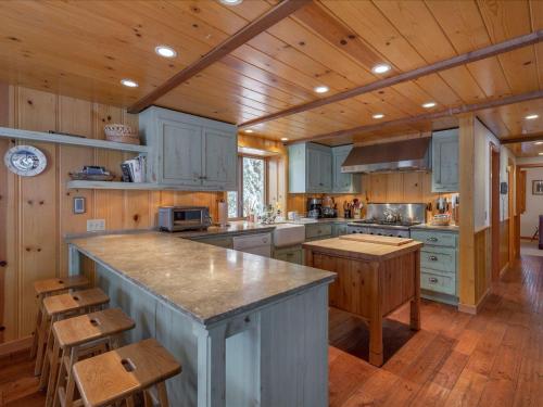 Hillside Retreat in Tahoe Vista, United States