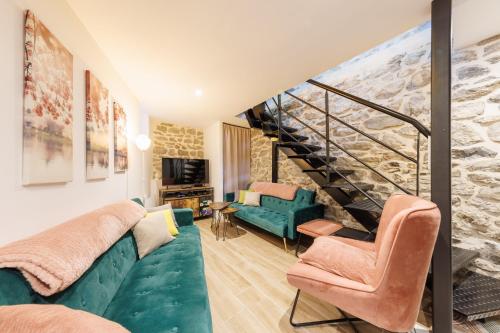 Les Petits Loups Proche Station De Ski — Mont Dore