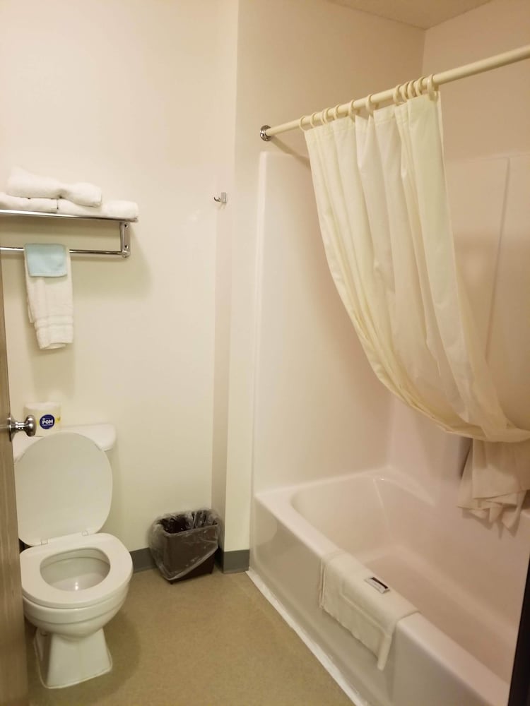 Bilmar Inn & Suites Dell Rapids Near Sioux Falls - photo 90