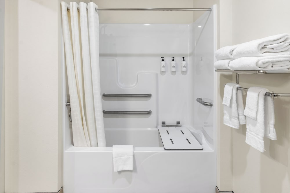 Cobblestone Hotel & Suites Denmark Green Bay - photo 55