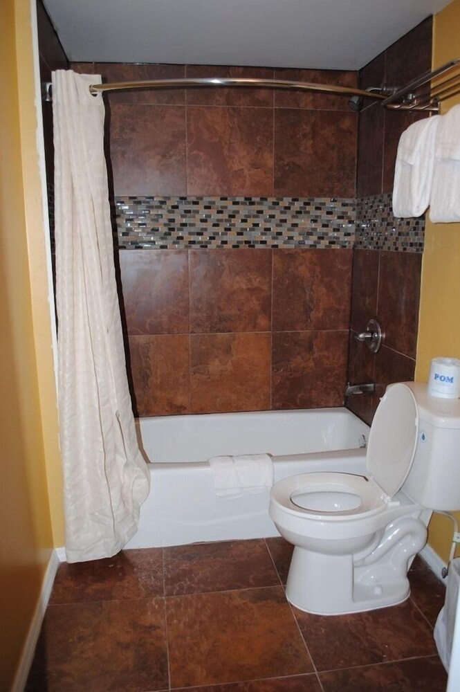 Atlantic Economy Inn - photo 17