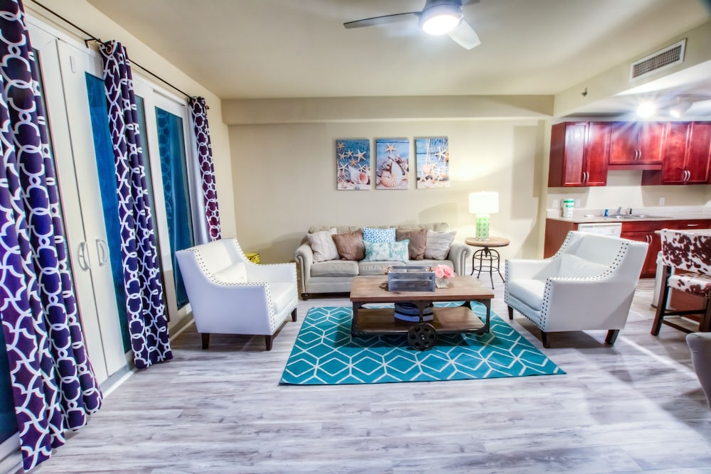 Laketown Wharf Resort by Aneliya's Rentals - photo 374