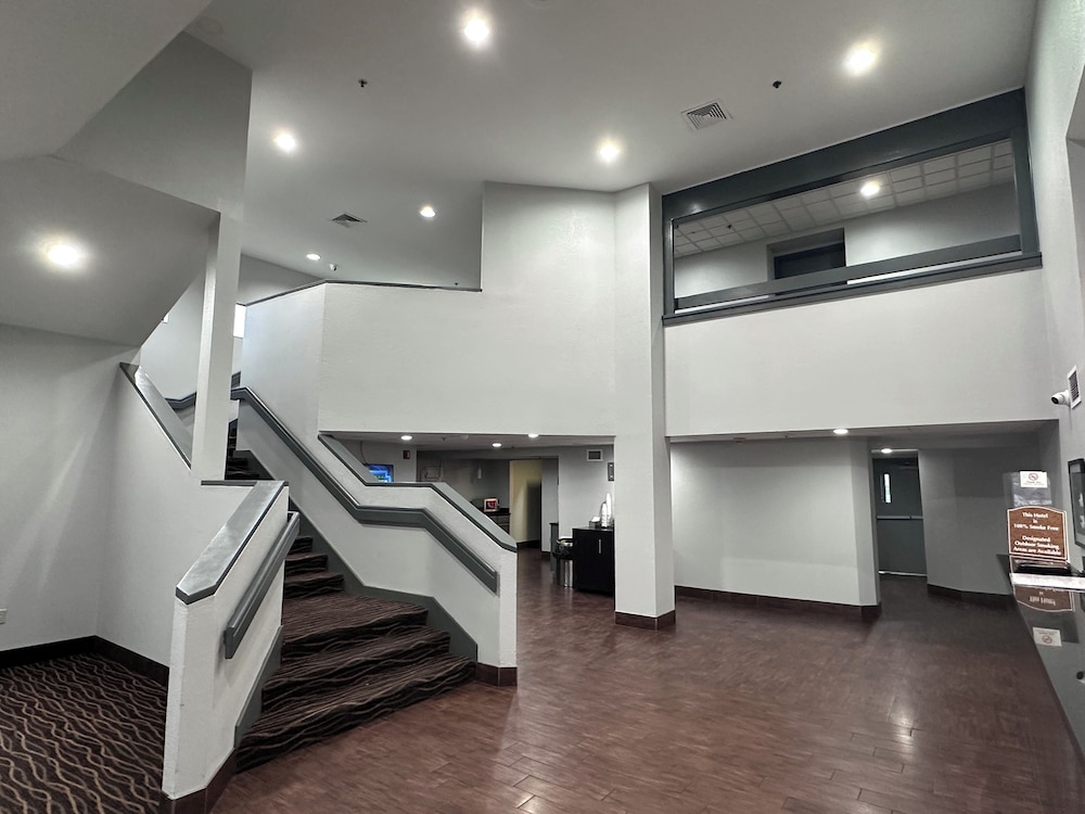 Studio 6 Suites Knoxville TN Downtown - photo 4