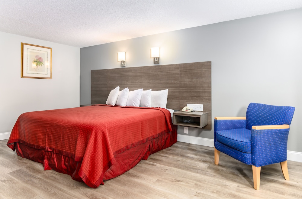 Captains Quarters Motel & Conference Center - photo 6