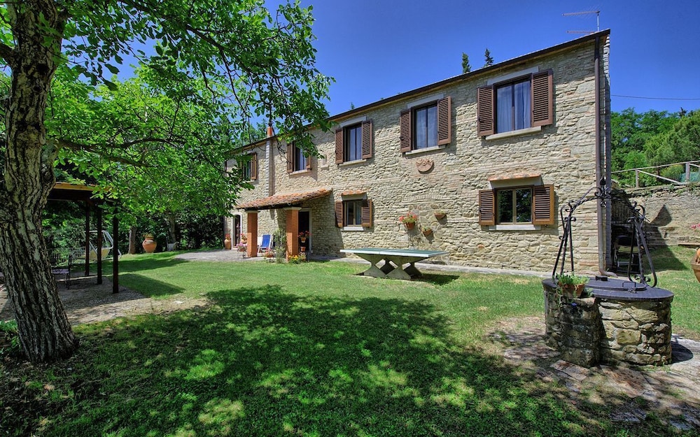 Villa Luciano — 4-Star Luxury Hotel in Arezzo, Italy