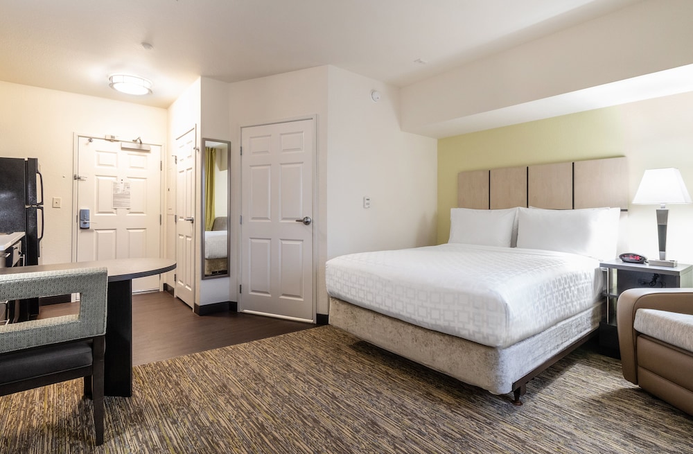 Candlewood Suites Portland Airport by IHG - photo 17