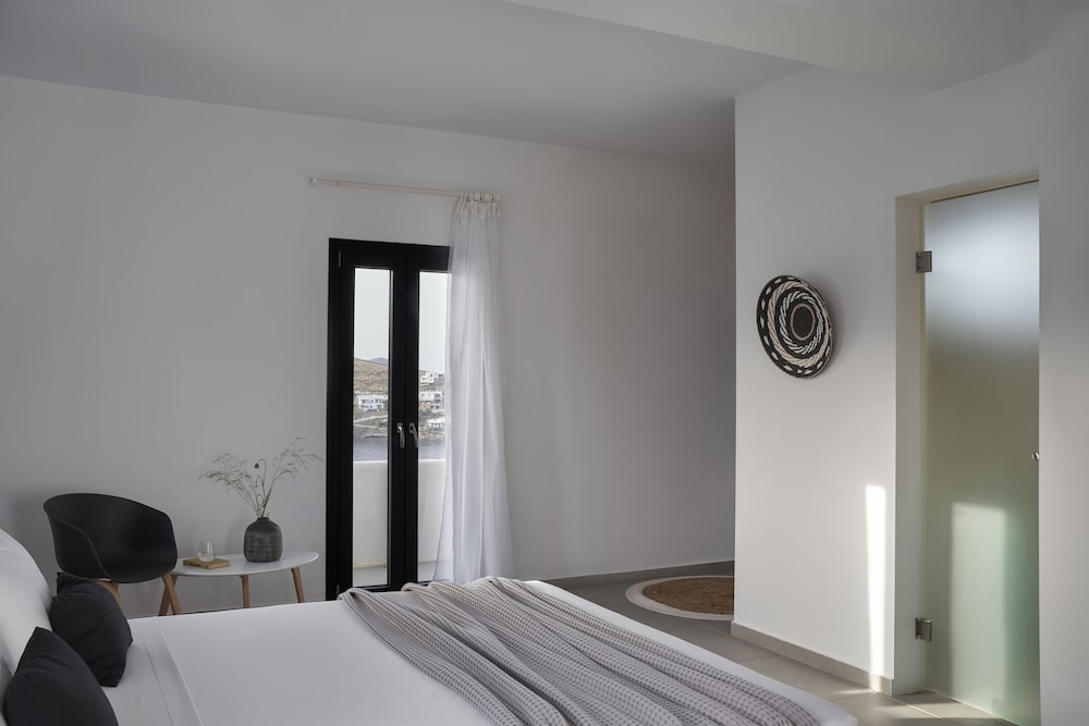 The Thermia Suites — Kythnos — photo 3