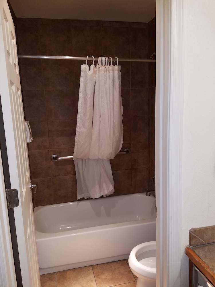 Premier Inns Tolleson - photo 16