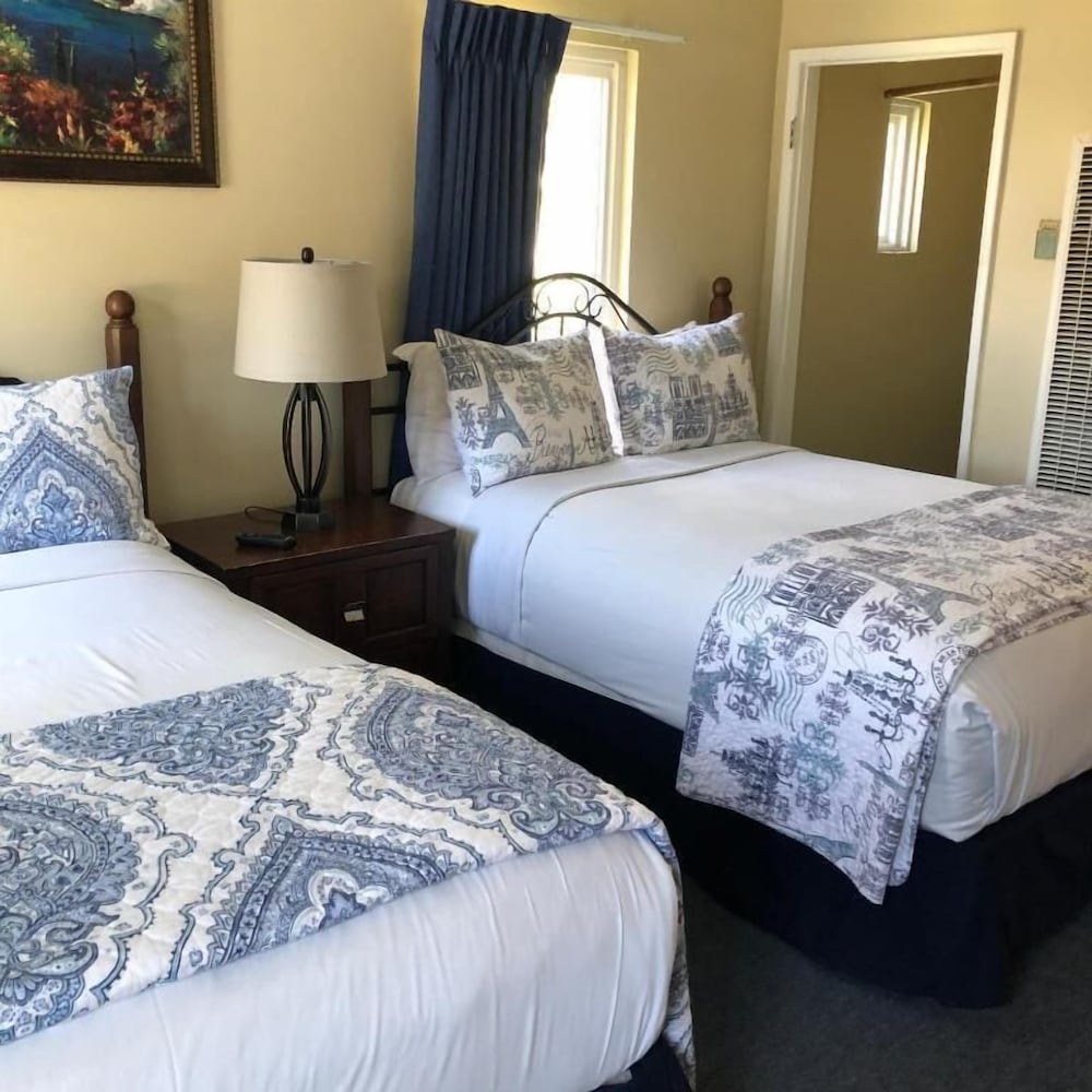 Rest Haven Motel - photo 22