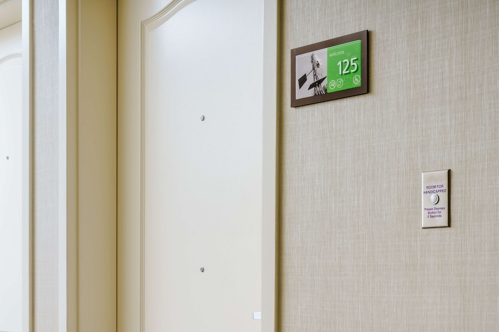 Hampton Inn & Suites Thousand Oaks CA - photo 11