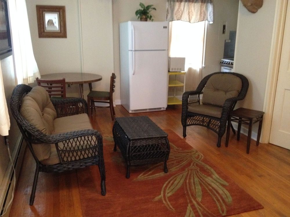Riverdale Inn - photo 23