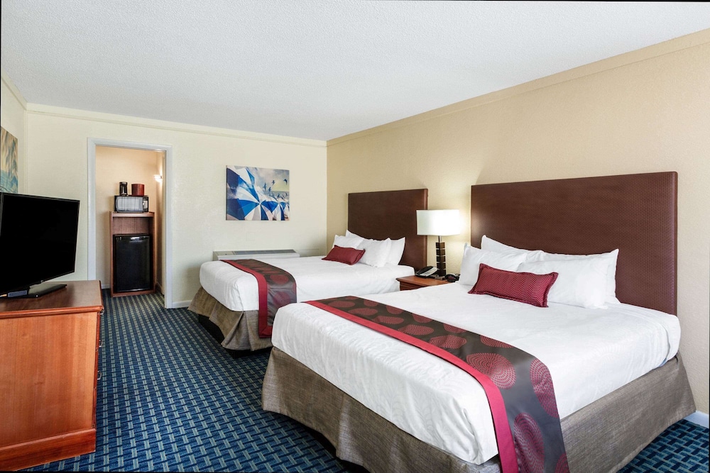 Ramada by Wyndham Virginia Beach - photo 5
