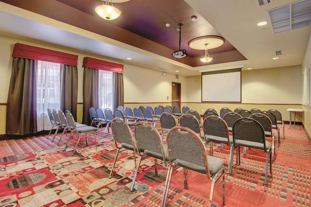 La Quinta Inn & Suites by Wyndham Denver Gateway Park - photo 46
