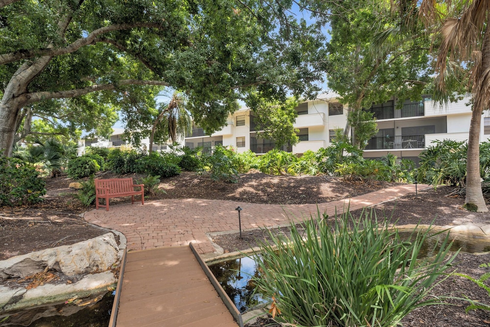 Park Shore Resort - photo 55
