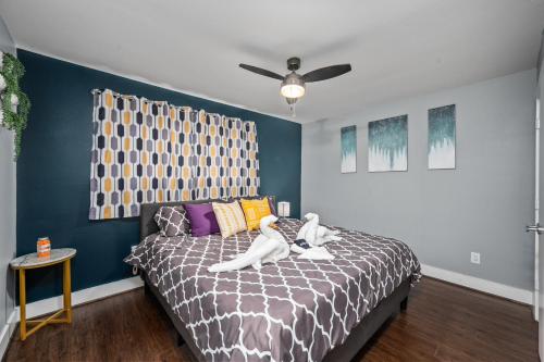 Lovely 1BR Apartment near Medical Center & NRG — 4-Star Luxury Hotel in Houston, United States