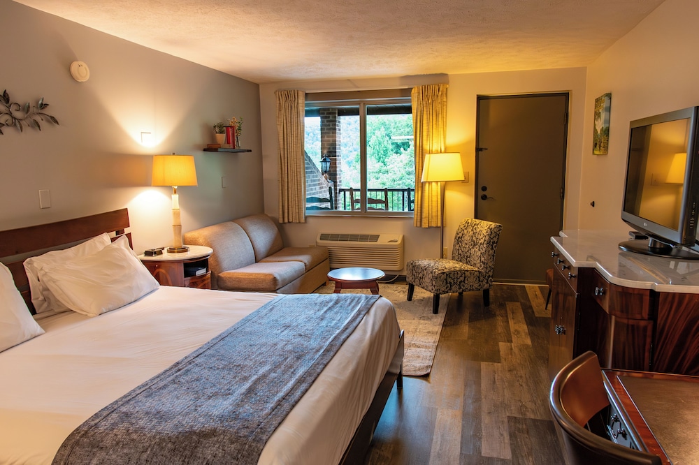 Townsend River Breeze Inn - photo 17