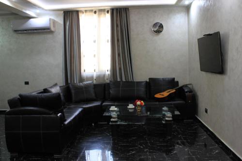 Makos Guest House