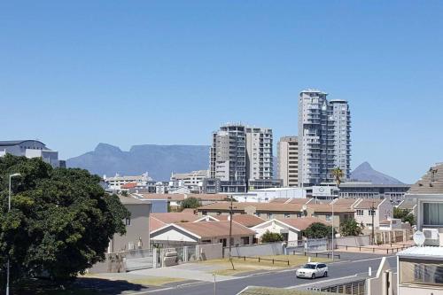 Complete self catering apartment close to the beach