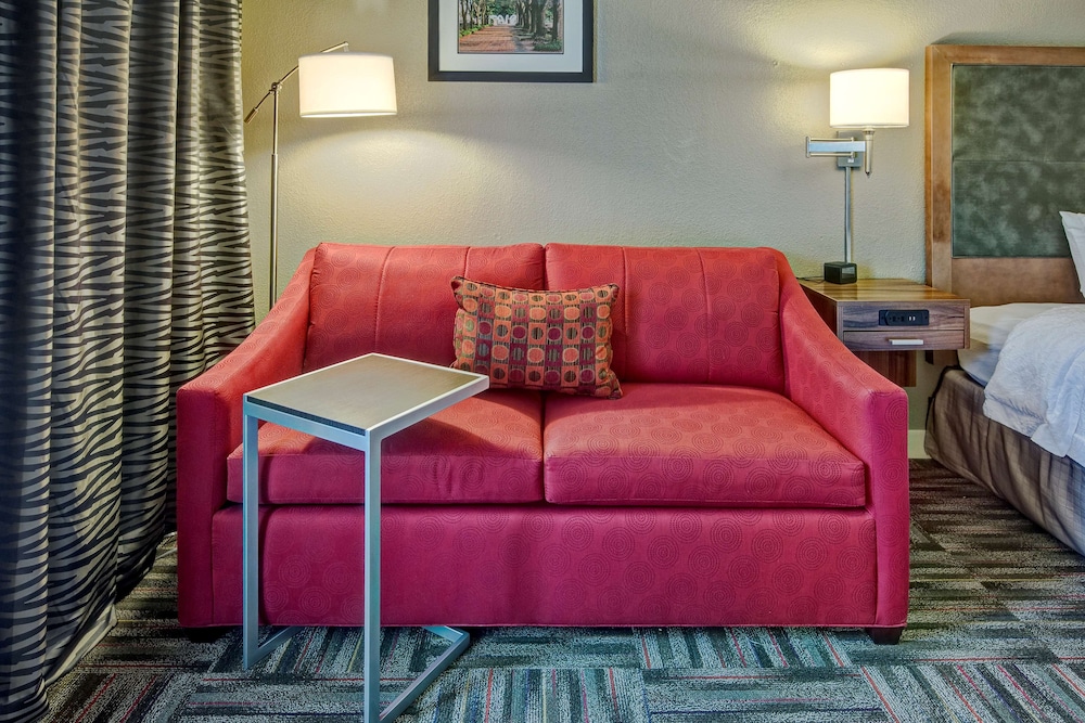 Hampton Inn Newberry Opera House - photo 15