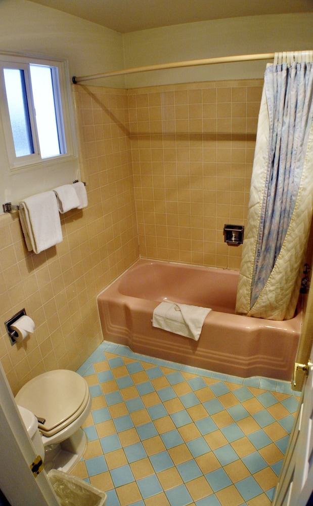 Uptown Inn - photo 32