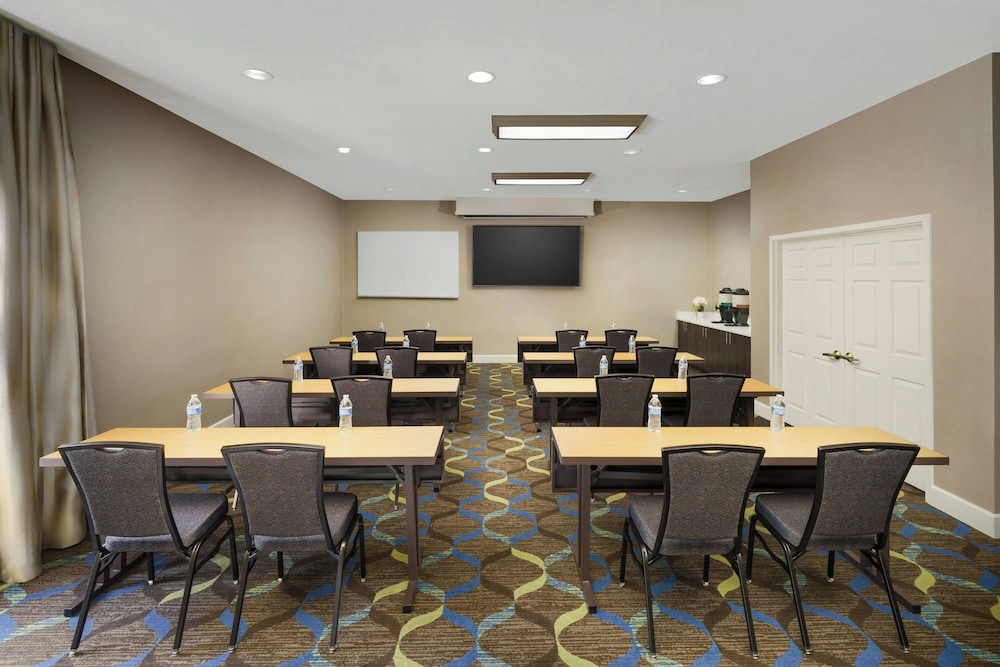 Residence Inn by Marriott Addison - photo 21