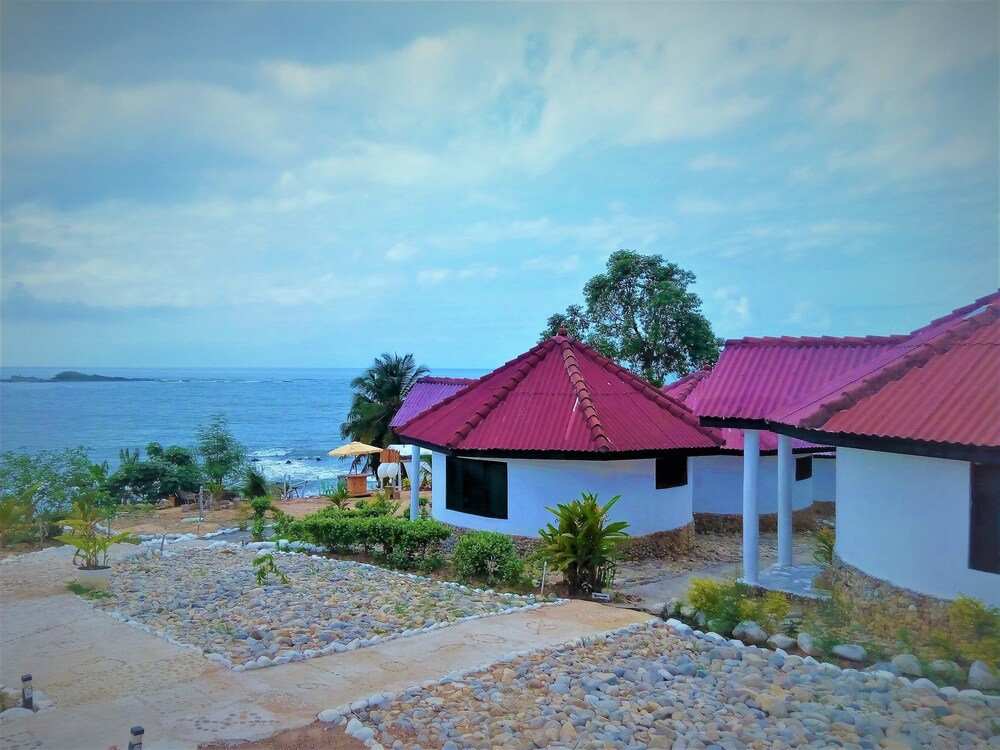 Busua Paradiso Beach Resort in Takoradi, Ghana