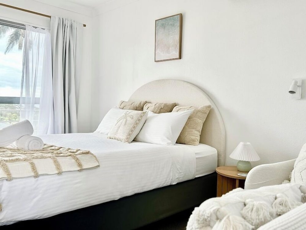 Mollymook Ocean View Motel Welcoming Guests 18 Years and Older in Mollymook, Australia