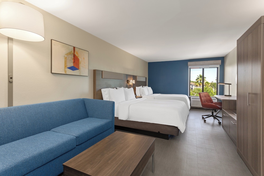 Holiday Inn Express Hotel & Suites Tampa Rocky Point Island by IHG - photo 5