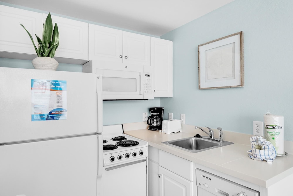 Majestic Beach Towers 1 609 - photo 11