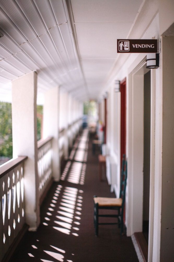 Riverbend Motel & Cabins - photo 31