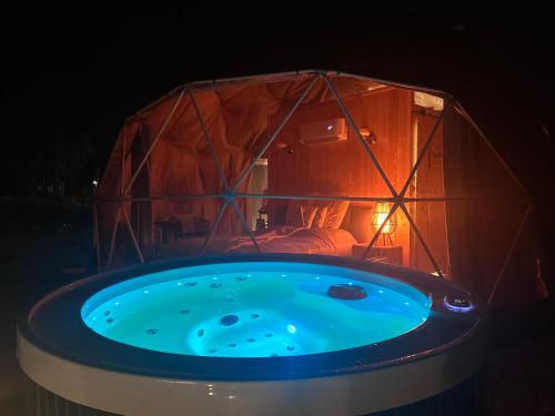 Heaven Reset SPA Luksusowy Glamping Jacuzzi W Naturze Blisko Warszawy — hotel in Korczew