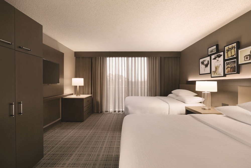 Embassy Suites by Hilton Richmond - photo 8