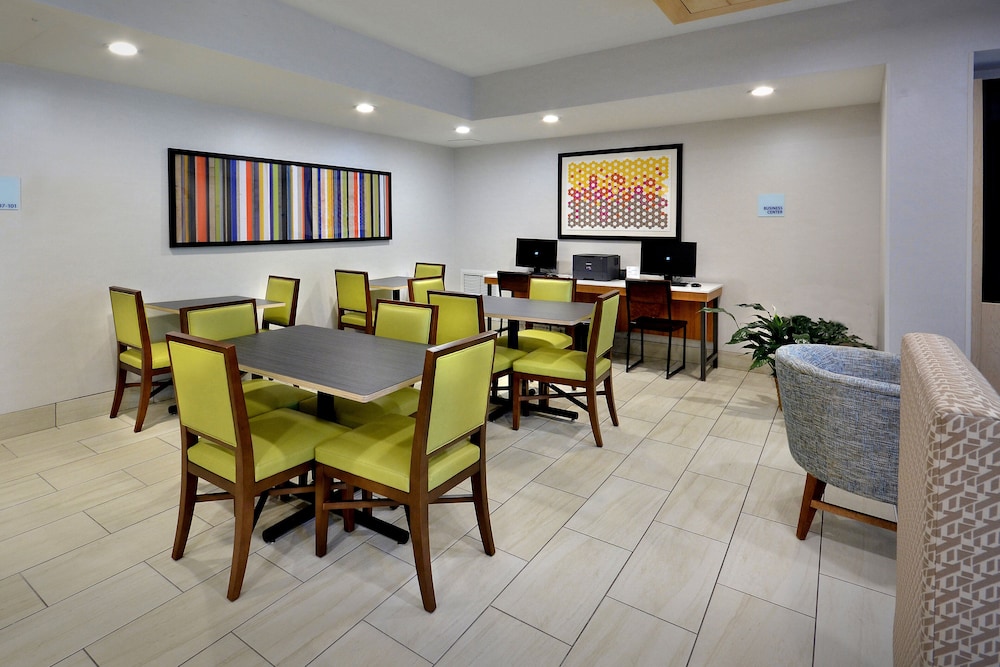 Holiday Inn Express Durham by IHG - photo 40
