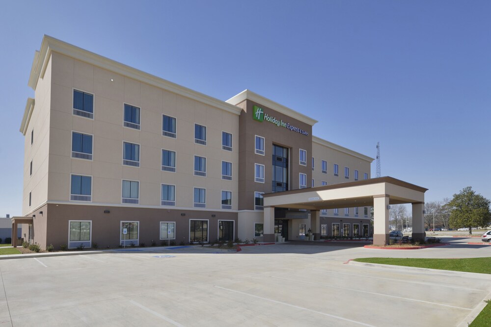 Holiday Inn Express & Suites Forrest City by IHG - photo 25