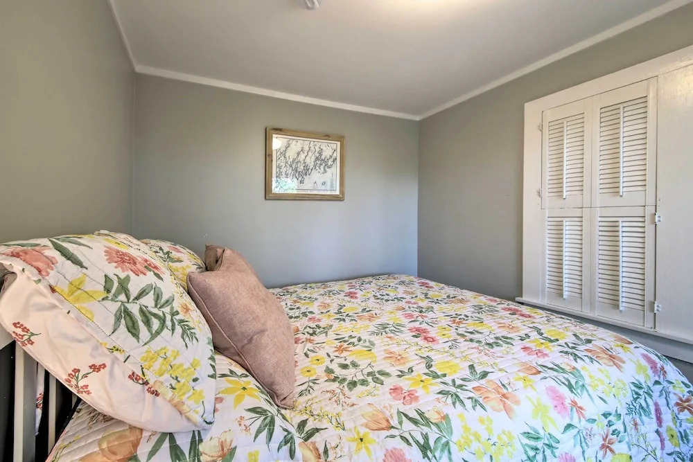 Updated Tiny House: Walk to Wiscasset Village — Edgecomb — photo 3