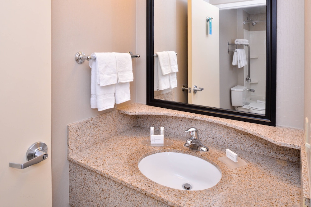 SpringHill Suites by Marriott Corona Riverside - photo 17