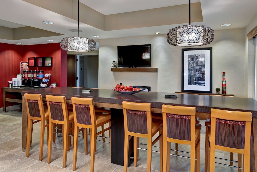 Hampton Inn West Des Moines Lake Drive - photo 7