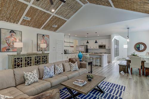 3BD Retreat for 6 Near Lake LBJ with Fire Pit & Patio — 4-Star Luxury Hotel in Cottonwood Shores, United States