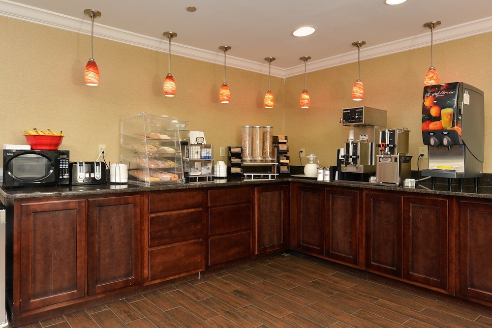 Red Roof Inn Dalton - photo 19