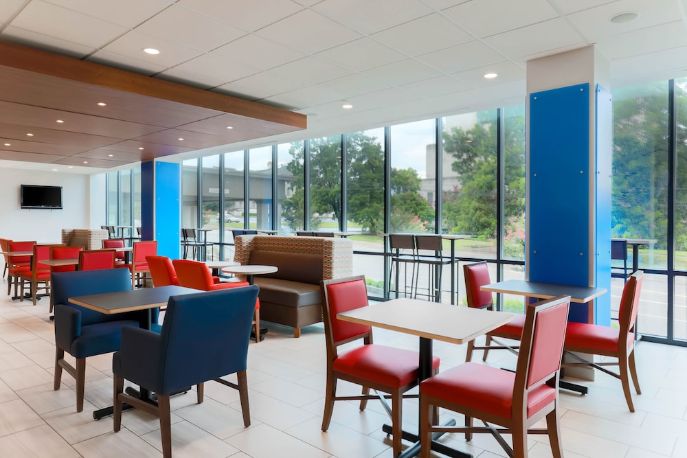 Holiday Inn Express & Suites Fort Worth Downtown by IHG - photo 24