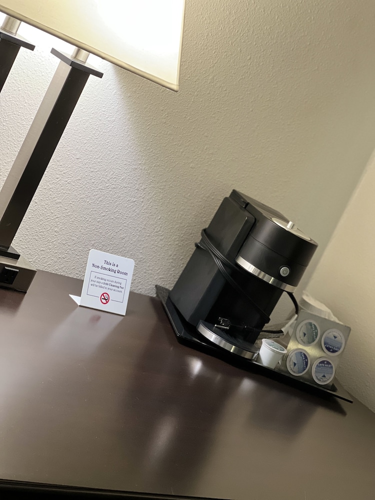 Reston Inn & Suites - photo 49