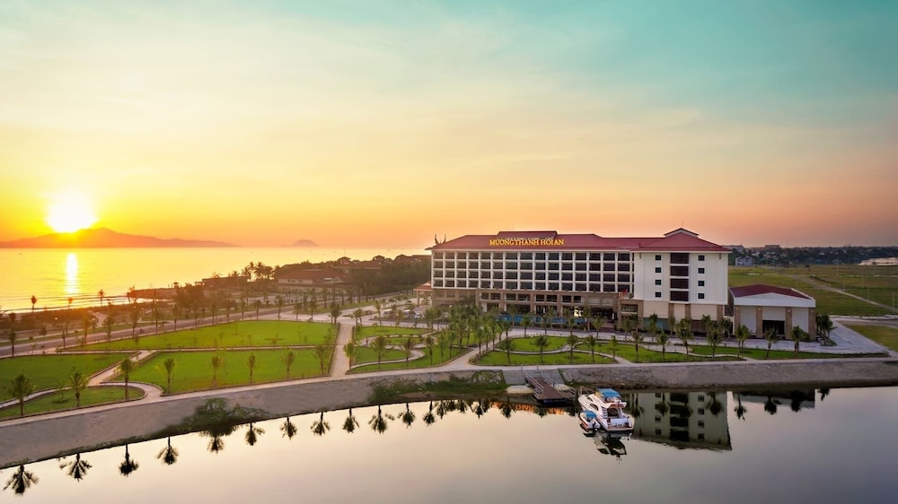 Muong Thanh Holiday Hoi An Hotel — 4-Star Luxury Hotel in Da Nang, Vietnam