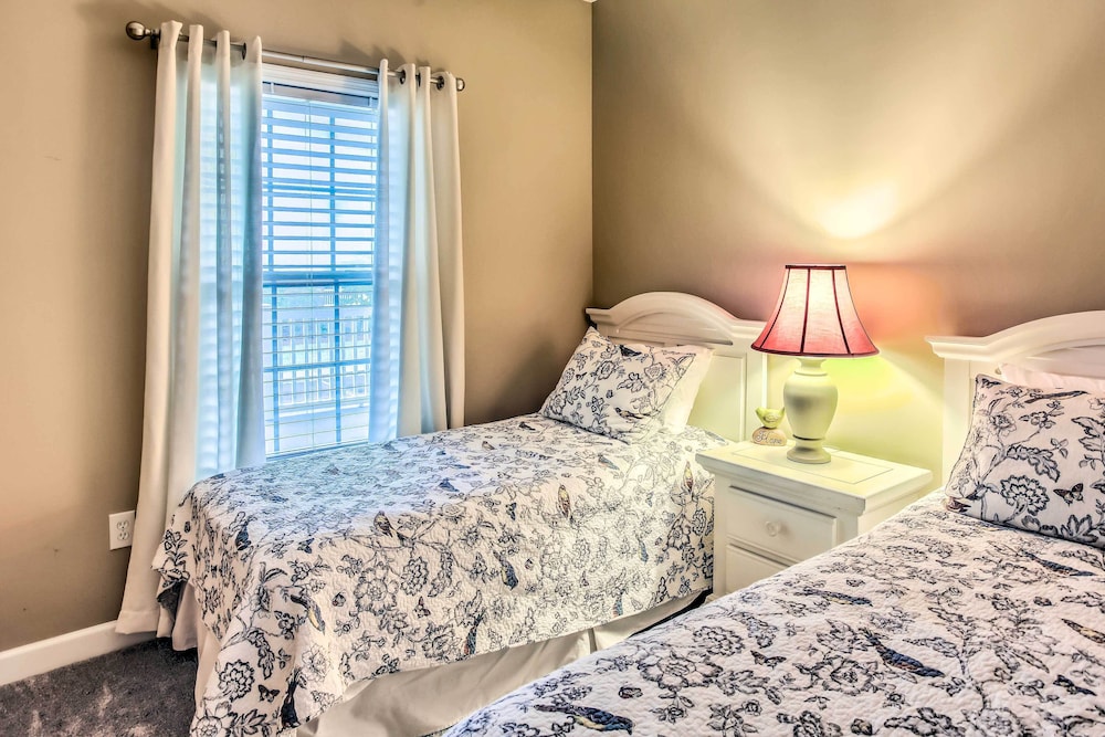 Golf Resort Condo w Pool in North Myrtle Beach - photo 7